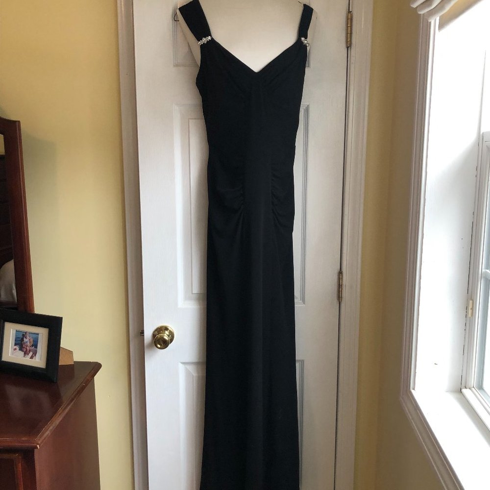 Formal Long Dress Betsy & Adam by Linda Bernell, size 4, Black.